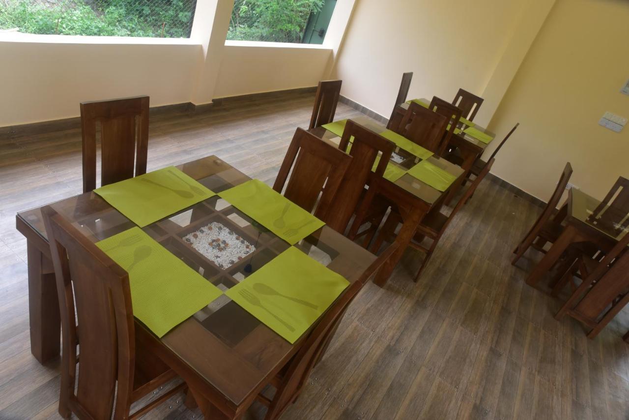 Sparkling Resort Kataragama Buitenkant foto