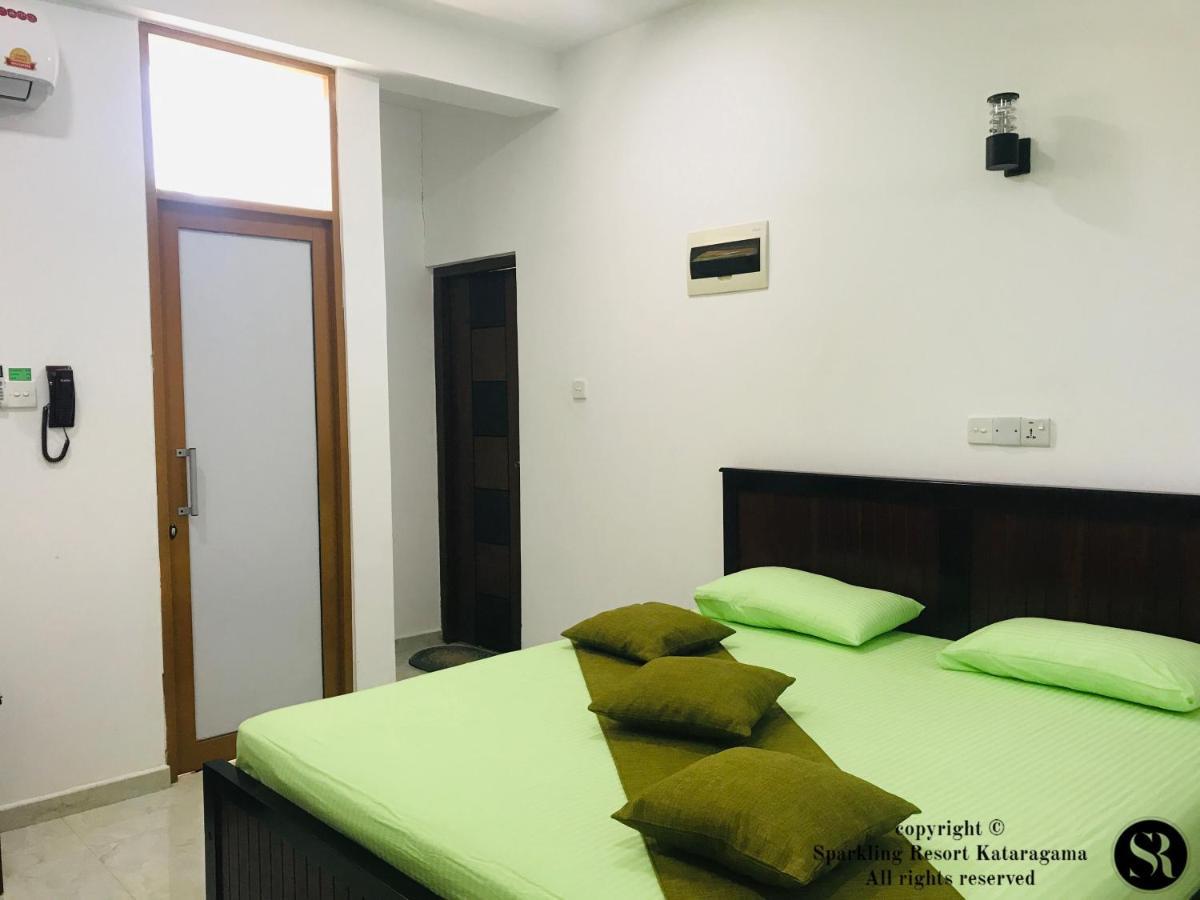 Sparkling Resort Kataragama Buitenkant foto