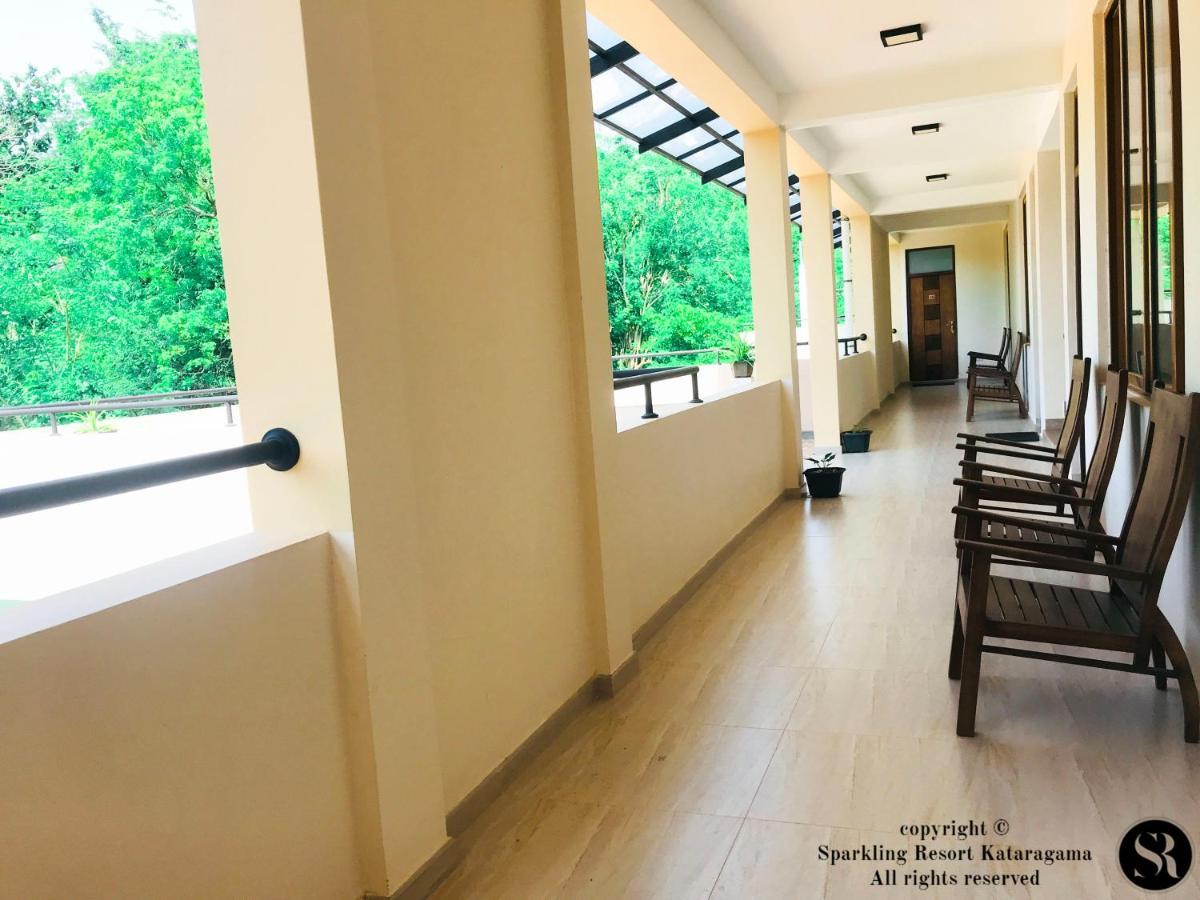 Sparkling Resort Kataragama Buitenkant foto