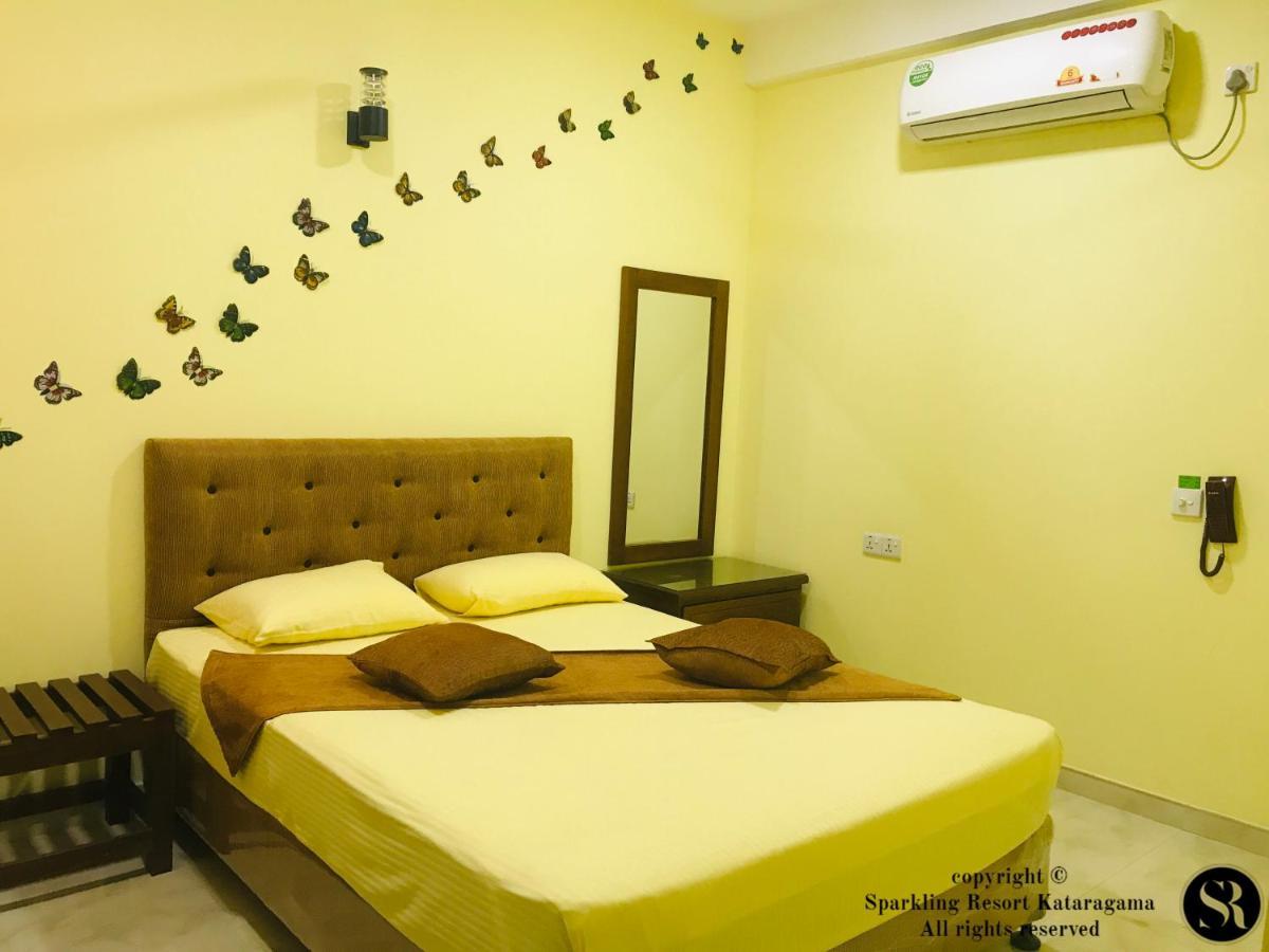 Sparkling Resort Kataragama Buitenkant foto