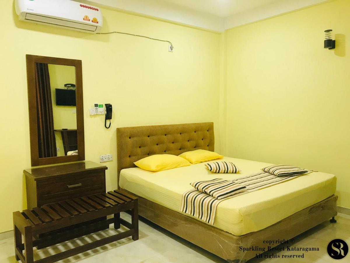 Sparkling Resort Kataragama Buitenkant foto