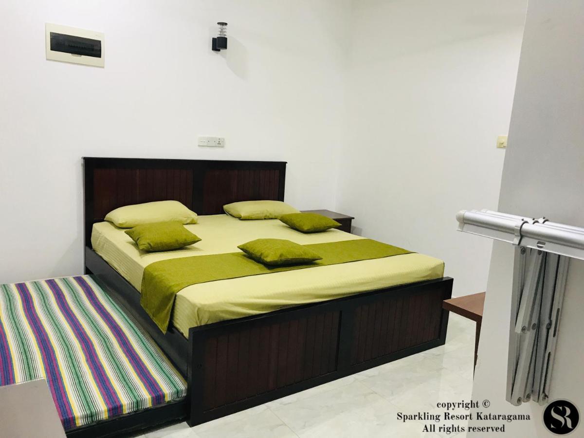 Sparkling Resort Kataragama Buitenkant foto