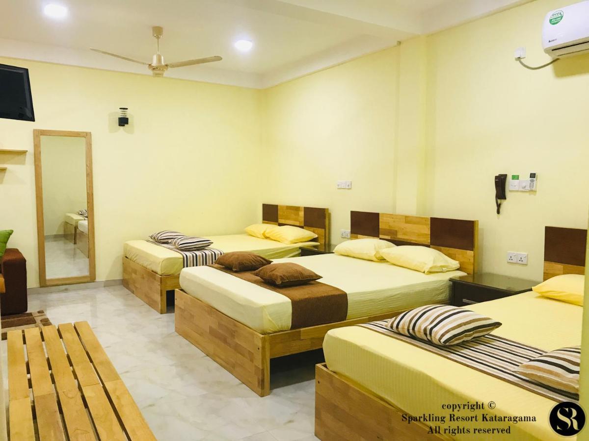 Sparkling Resort Kataragama Buitenkant foto