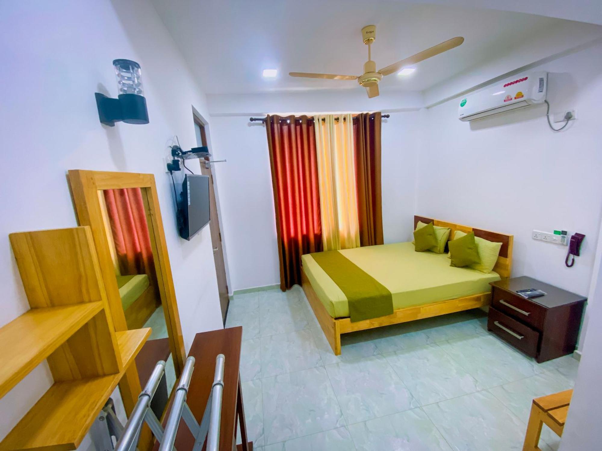 Sparkling Resort Kataragama Buitenkant foto