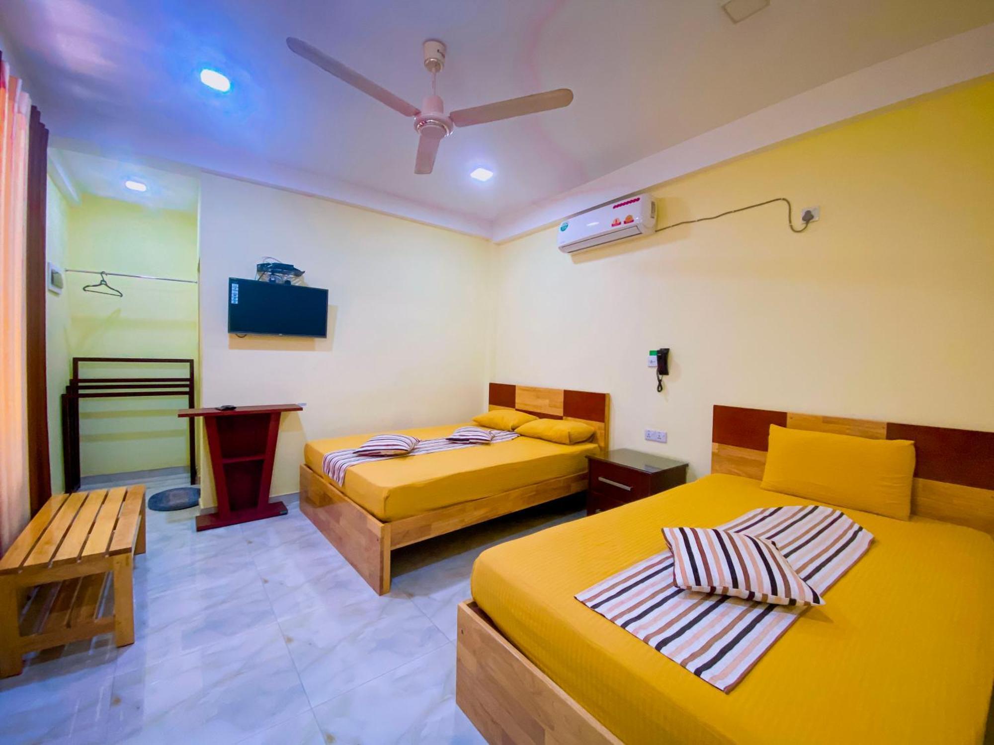 Sparkling Resort Kataragama Buitenkant foto