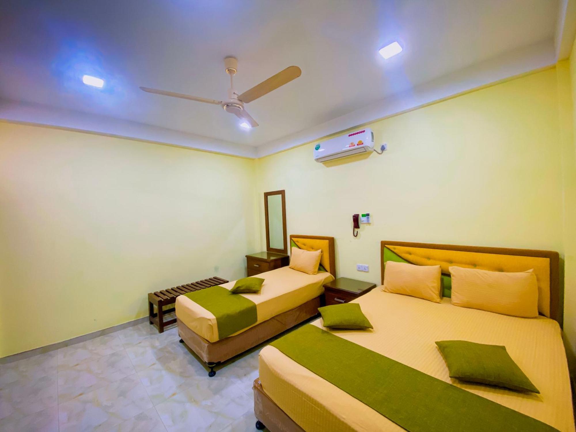 Sparkling Resort Kataragama Buitenkant foto